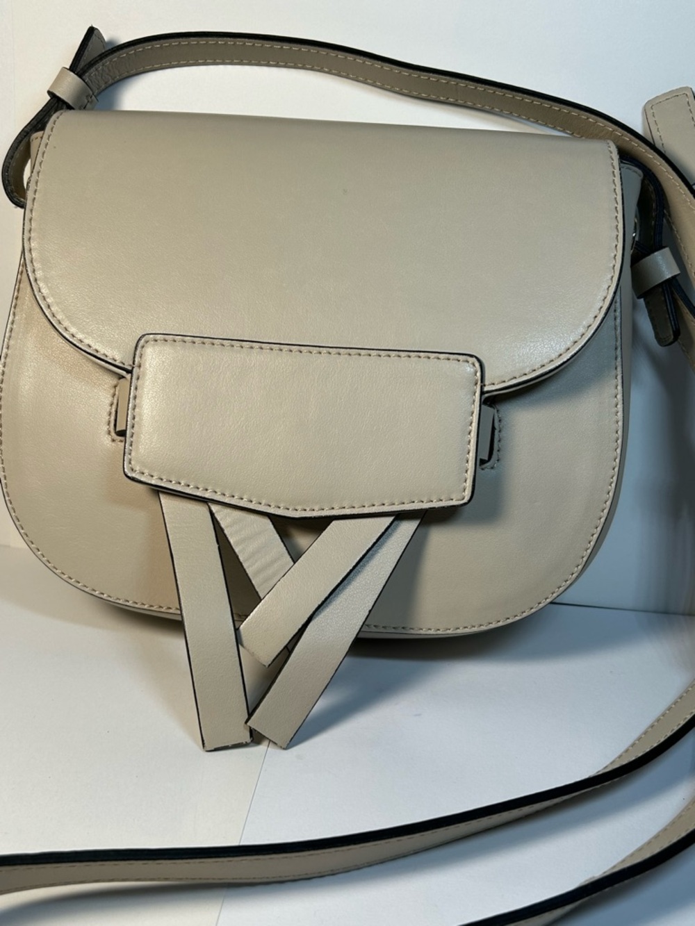 BCBG Maxazaria Vera Pelle Cream Crossbody Saddlebag Made in Italy